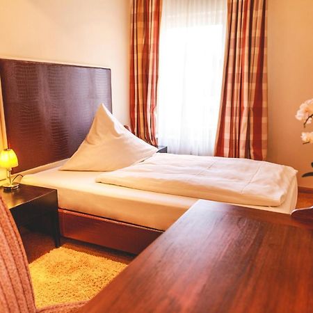 Hotel Loewen 埃根斯泰因-列奥波德港 外观 照片